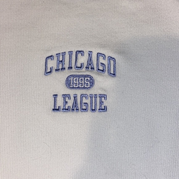 This top is from Garage and it’s a tight t-shirt crop top - Picture 2 of 2